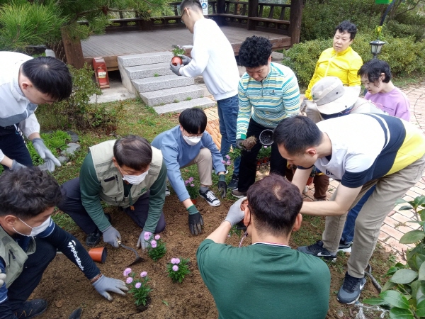 dacd9ba0a631319f044942544c0d088e_1762183235_1035.jpg dacd9ba0a631319f044942544c0d088e_1762183235_1035.jpg